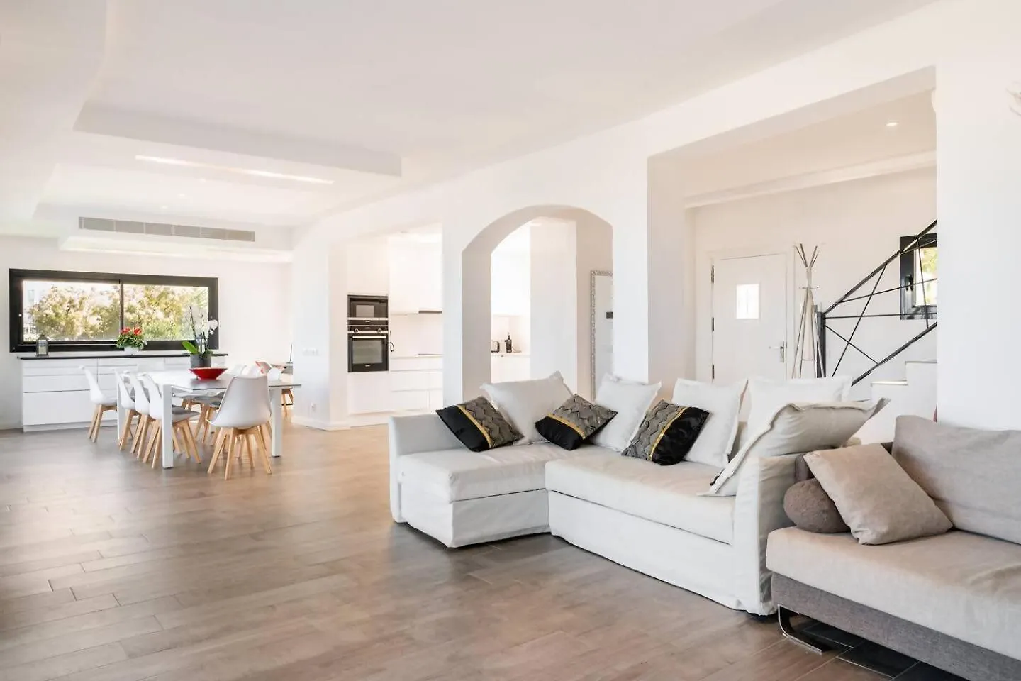 Villa Sophie Alt Standing Frente Al Club Nautico خيرونا